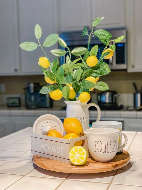 Lemon Kitchen Tea Theme, Lemon Dining Room Table Decor, Lemon Centerpiece Ideas Kitchen, Kitchen Lemon Decor Ideas, Kitchen Lemon Decor, Lemons Decor, Lemon Table Decor, Lemon Centerpieces, Summer Farmhouse Decor