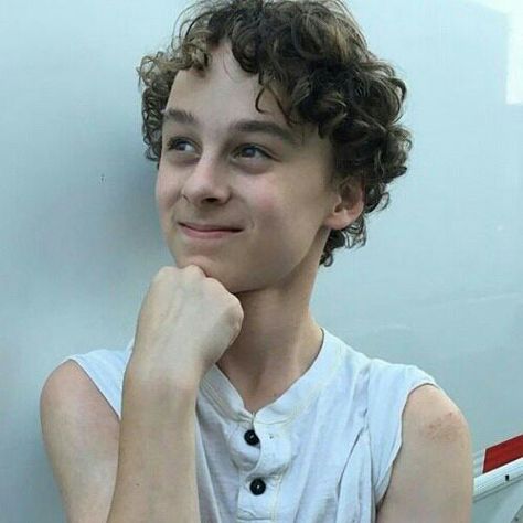 Wyatt Oleff Aesthetic, It Stanley, Wyatt Oleff, Losers Club, Bad Friends, Cast Stranger Things, Cute Smile, Stranger Things Funny, Movies 2017