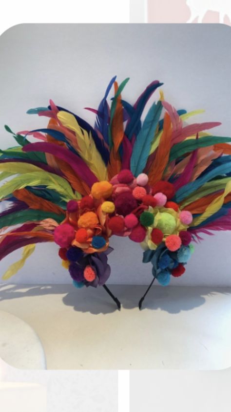 Karneval Diy, Rainbow Headband, Crazy Hat Day, Headpiece Diy, Hair Flyer, Hairstyles Kids, Crazy Hats, Crazy Hair Day, Wacky Hair