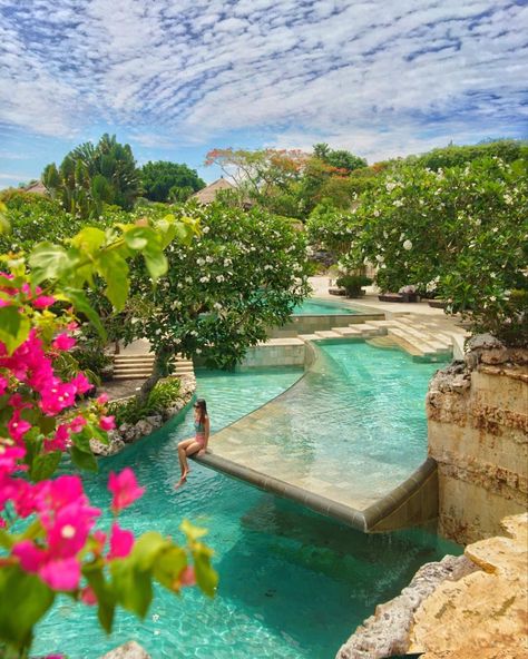 River Pool at Ayana Villa at Ayana Resort Bali Ayana Resort Bali, Jimbaran Bali, Piscina Interior, Luxury Pools, Resort Pools, Jimbaran, Destination Voyage, Beautiful Hotels, Cool Pools