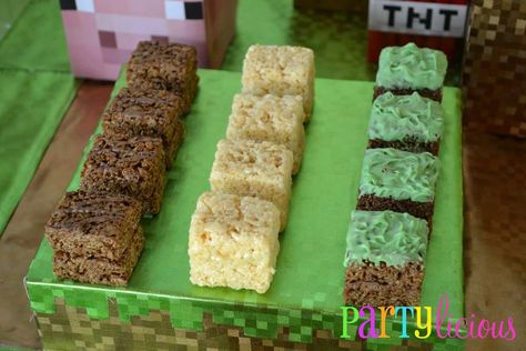 {Minecraft Birthday} | CatchMyParty.com Minecraft Party Printables, Minecraft Food, Minecraft Blocks, Minecraft Birthday Party, Birthday Party Crafts, Minecraft Cake, Minecraft Birthday, Rice Crispy Treats, Minecraft Party