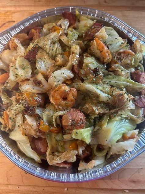 Seafood Cabbage, Fried Cabbage Recipe, Cabbage Recipes Southern, Fried Cabbage With Sausage, Jumbo Shrimp Recipes, Southern Fried Cabbage, Thm Dinner, Fried Seafood, Recipes Southern