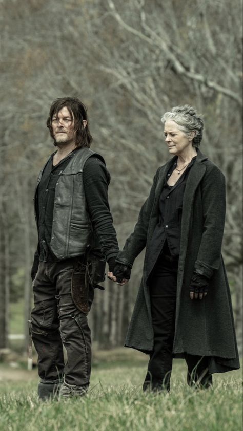 Carol Twd, Walking Dead Wallpaper, The Walkind Dead, Daryl And Carol, Walking Dead Tv Series, Talking To The Dead, Walking Dead Daryl, Melissa Mcbride, Fear The Walking