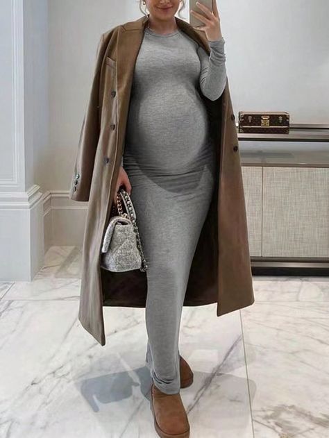 Pregnant New Years Outfit, Preg Outfits, Prego Outfits, Casual Maternity Outfits, Maternity Casual, Casual Maternity Dress, Pregnancy Pics, Winter Maternity Outfits, Long Fitted Dresses