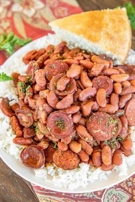 Red Bean And Rice Recipe, Slow Cooker Red Beans, Red Beans Rice, Beans And Cornbread, Pork Recipes Easy, Red Beans And Rice, Mardi Gras Food, Plain Chicken, Beans And Rice