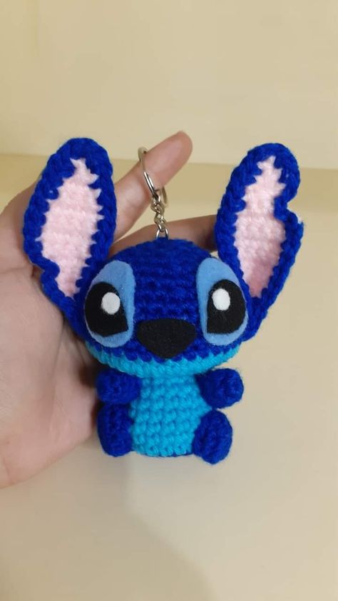 Crochet Lilo And Stitch Keychain Free Pattern, Stitch Crochet Keychain, Diy Fluffies, Bright Floral Dress, Quick Crochet Projects, Crochet Doll Tutorial, Cute Stitch, Crochet Teddy, Quick Crochet