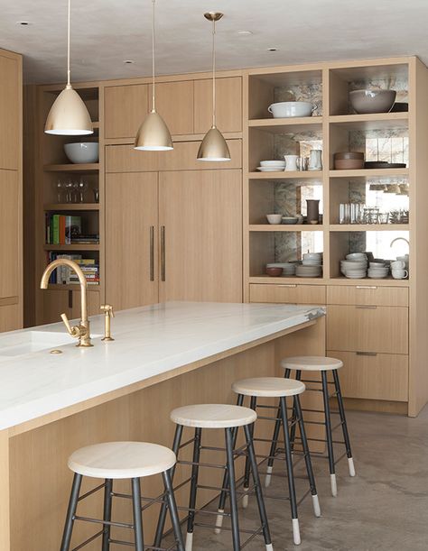 Discover why light wood kitchens are trending and see 40 stunning spaces from around the world, from modern to traditional to Scandi-style. Transitional Modern Kitchen, Wood Kitchens, Modern Wood Kitchen, Light Wood Kitchens, Disc Interiors, Light Wood Cabinets, Refacing Kitchen Cabinets, Kabinet Dapur, New Kitchen Cabinets