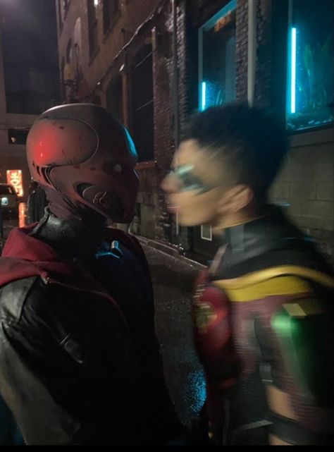 Titans Behind The Scenes, Jason Todd And Tim Drake, Jay Lycurgo, Red Hood Dc, Curran Walters, Teen Titans Love, Dc Titans, Titans Tv Series, Brenton Thwaites