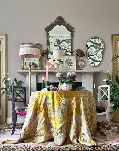 Wendy Morrison, Leopard Rug, Bird Rug, Hand Tufted Rug, Chinoiserie Chic, Luxury Wallpaper, Chic Home, Dining Room Design, Hand Tufted Rugs