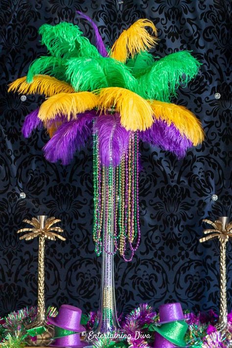 Mardi Gras Party Ideas, Mardi Gras Party Decorations, Ostrich Feather Centerpieces, Mardi Gras Centerpieces, Mardi Gra, Mardi Gras Food, Feather Centerpieces, Graduation Party Themes, Mardi Gras Carnival