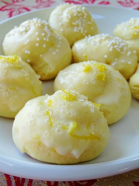 Anginetti, Italian Lemon Knot Cookies - Proud Italian Cook Lemon Knot Cookies, Knot Cookies, Ricotta Cookies Recipe, Lemon Ricotta Cookies, Lemon Drop Cookies, Ricotta Cookies, Italian Cookie Recipes, Italian Pastries, Lemon Ricotta