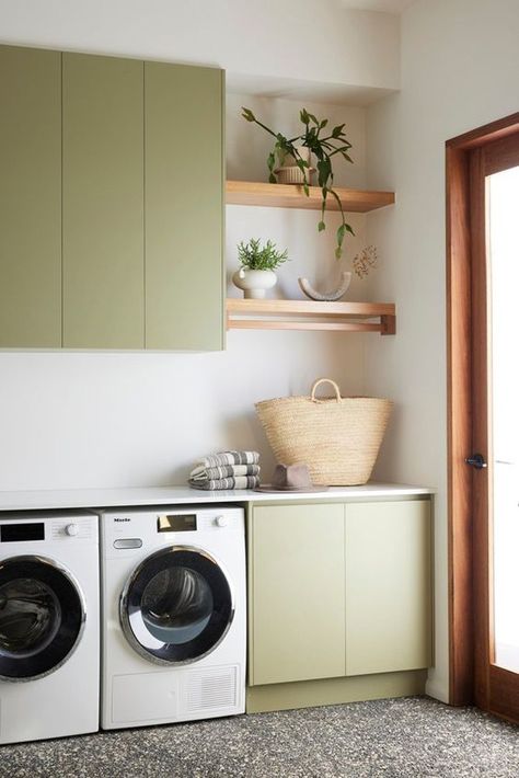 Laundry Room Mid Century, Scandi Laundry Room, Mid Century Modern Laundry, Laundry Room Simple, Small Laundry Room Cabinet Ideas, Mid Century Laundry Room, Colorful Laundry Room, Scandinavian Laundry Room, Water Heater Closet