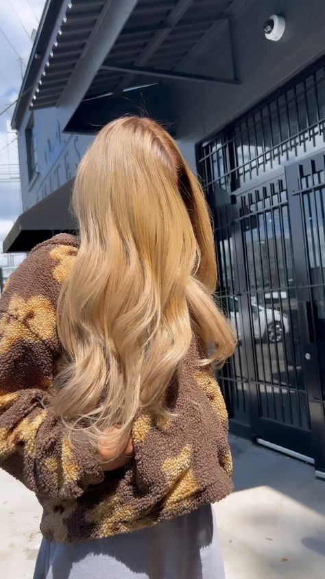 Pearl pearl pearl💙. Book with me @whairstudioatl 678-856-6536 #LoveYourHair #whairstudioatl #LifeOnPonce #Atl hair #PonceCityMarket… | Instagram Honey Blond Black Women, Honey Blonde Leave Out Sew In, Ash Golden Blonde Hair, Colored Microlinks, Honey Beige Blonde Hair, Honey Blonde Sew In, Sandy Blonde Hair On Black Women, Honey Blonde Wig With Highlights, Honey Blonde Extensions Black Women