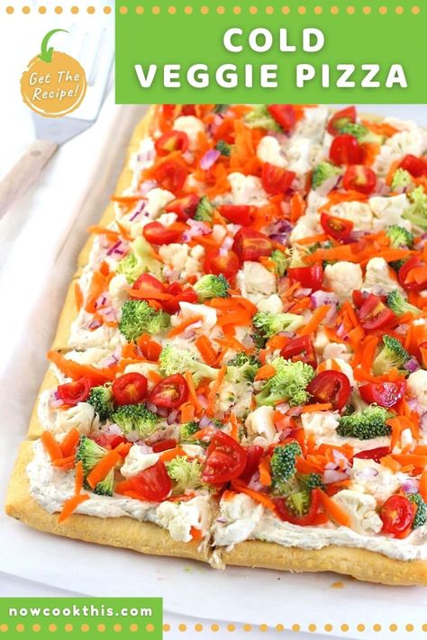 This easy cold vegetable pizza has a crescent roll crust slathered with a ranch-flavored mixture of cream cheese and sour cream and topped with lots of crisp, fresh raw veggies. Serve it as an appetizer, snack, lunch, or even as a light dinner. It's a crowd-pleaser that's perfect for parties, picnics, potlucks, showers, game day, holidays, and more! Get the recipe and try this fun and irresistibly delicious way to eat your veggies! Raw Veggie Pizza Crescent Rolls, Cold Veggie Pizza With Cream Cheese, Vegtable Snacks, Pillsbury Pizza Crust Recipes, Cold Vegetable Pizza, Flatbread Appetizers, Cream Cheese Pizza, Cold Veggie Pizza, Pizza Appetizer