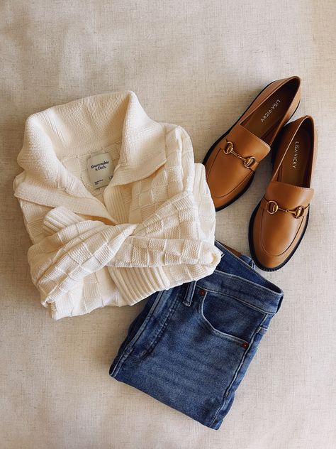 Neutral Loafers Outfit, Golden Loafers Outfit, Outfits With Tan Loafers, Fall Outfit Flatlay, Tan Suede Loafers Outfit Women, Cognac Loafers Outfit Women, Tan Loafers Outfit Women, California Thanksgiving, Tan Loafers Outfit