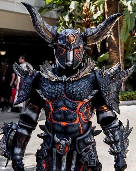 Nergigante Armor, Monster Hunter Cosplay, Daedric Armor, Demon Costume, Armor Cosplay, Best Armor, Monster Hunter Art, Humanoid Creatures, Cosplay Armor