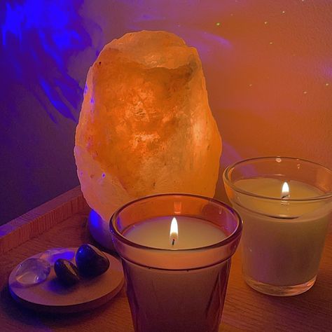 Rock Lamp Decor, Cosy Candle Aesthetic, Candles And Crystals Aesthetic, Salt Lamps Aesthetic, Salt Lamp Aesthetic, Candles Aesthetic Bedroom, Salt Aesthetic, Aesthetic Bedside Table, Candles Aesthetic Cozy