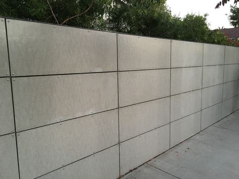 Concrete Fence Wall, Wall Pattern Design, Boundry Wall, Fancy Fence, Front Wall Design, Fence Gate Design, Cement Board, Fence Plants, Grill Gate Design