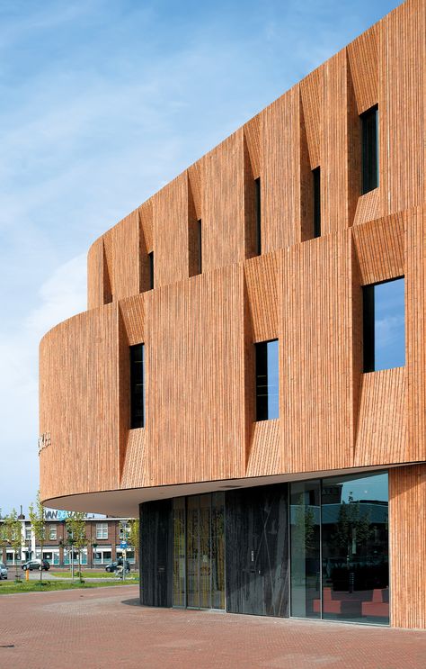 A chameleon material: the best modern brick buildings | 1843 Facade Wood, Bricks Architecture, Minimalistic Architecture, Wood Facade, Wooden Facade, Facade Material, Modernist Architecture, Facade Architecture Design, Wood Architecture