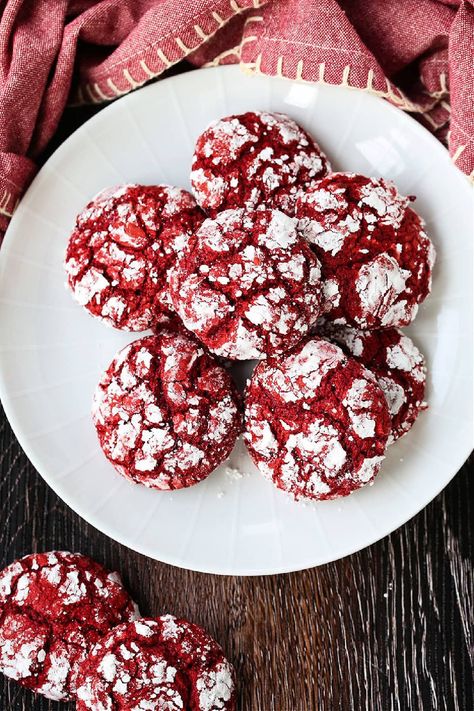 Red Velvet Crinkles, Red Velvet Crinkle Cookies, Easy Red Velvet, Red Velvet Recipes, Boxed Cake, Red Velvet Cookies, Cocktail Recipes Easy, Crinkle Cookies, Box Cake Mix