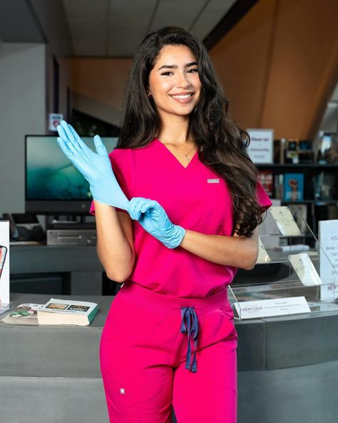 I’m a Registered Nurse! 🩺🩷 I accepted a position at my dream hospital and will begin my residency later this year in Obstetrics and Gynecology. So excited for this new chapter of my life, thanks be to God and my angel on earth @mydalis.lugo for getting me this far! Women In Scrubs, Nursing Fits, Nursing Photoshoot, Nurse Photoshoot, Nurse Girl, Dentist Scrubs, Doctor Woman, Happy Nurse, Nurse Outfit Scrubs