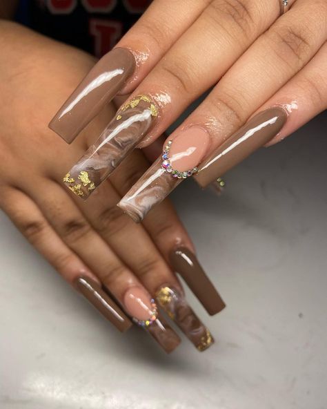 Your favorite nail tech🙈✨ on Instagram: “Brown marble French🤎🤎” Marble Acrylic Nails, Brown Acrylic Nails, Brown Nails Design, Brown Marble, French Tip Acrylic Nails, Simple Acrylic Nails, Fall Acrylic Nails, Long Acrylic Nails Coffin, Long Square Acrylic Nails