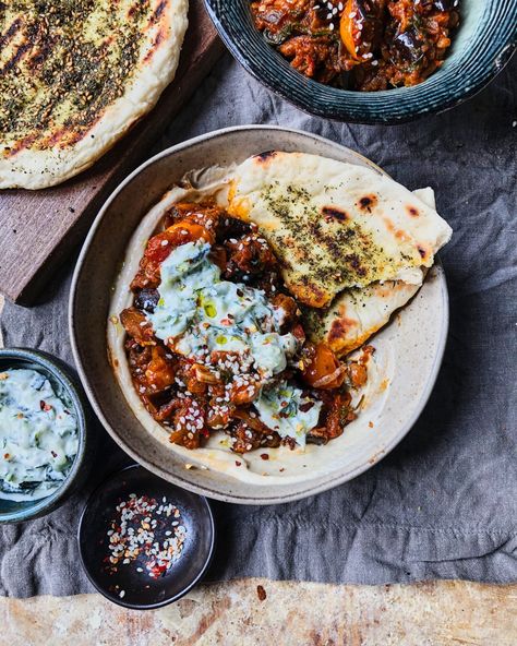 Seasonal Vegan Recipes, Plats Healthy, Za Atar, Food Website, January 26, Canned Chickpeas, Flatbread, Popular Recipes, Chickpeas