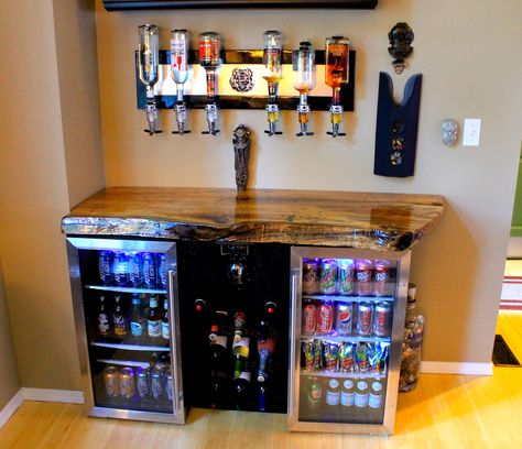 Amazing bar. Magnolia wood. Building A Home Bar, Building A Basement, Man Cave Room, Diy Home Bar, Man Cave Basement, Man Cave Home Bar, Small Bar, Home Bar Designs, Diy Bar