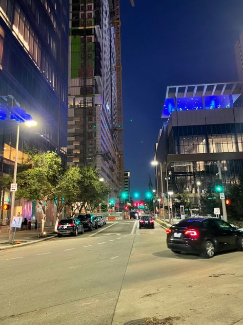 #downtown #houston #texas #houstontexas Houston Night Aesthetic, City Aesthetic Houston, Texas City Aesthetic, Aesthetic Places In Houston, Texas Vibes, Houston Texas Aesthetic, Houston Texas At Night, Houston Texas Downtown, Downtown Houston At Night