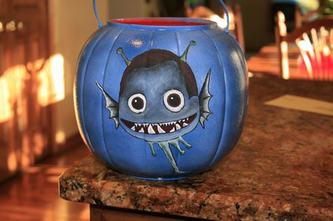 Minion Pumpkin from Megamind Megamind Pumpkin, Funny Pumpkin Carvings, Minion Pumpkin, Fabric Feathers, Artificial Pumpkins, Funny Pumpkins, Pick One, Halloween Ideas, Fun Projects