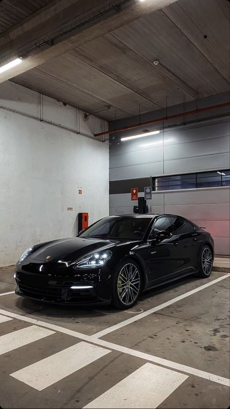 Luxury Cars Aesthetic, Aesthetic Car Decor, Porsche Panamera 4, Car Customization, Rich Cars, Black Porsche, Wallpaper Luxury, Dream Car Garage, Porsche Sports Car