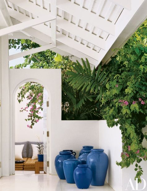 Take a Look Inside Ralph Lauren's House in Jamaica - Architectural Digest Ralph Lauren House, Jamaican Beaches, White Orchids, Celebrity Houses, California Style, Tropical Decor, Ralph Lauren Home, Architectural Digest, Coastal Style