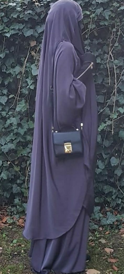 Proper Hijab, Woman Hacks, Hobble Skirt, Muslimah Outfit, Plain Scarves, Hijab Niqab, Modest Fashion Hijab, Hijab Style Casual, Muslim Women Hijab