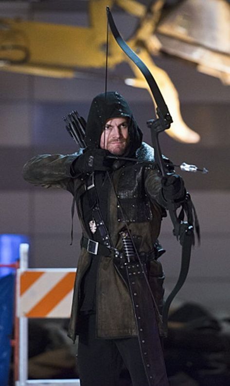 Green Arrow Green Arrow Bow, Odell Beckham Jr Wallpapers, Arrow Series, Tommy Merlyn, Oliver Queen Arrow, John Diggle, Arrow Tv Series, Arrow Cw, Stephen Amell Arrow