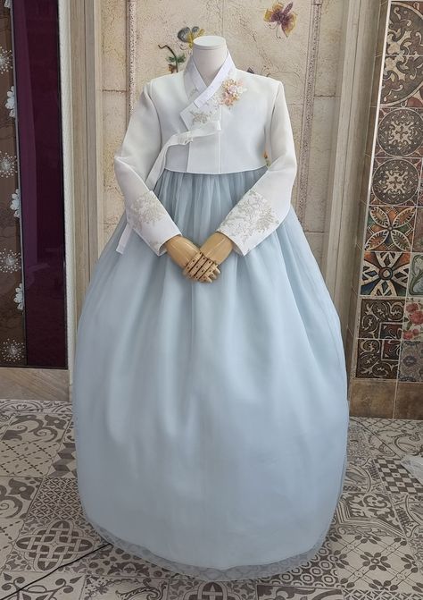 Blue Hanbok, Korea Traditional Clothes, Hanbok Dress, Hanbok Traditional, Traditional Asian Dress, Korea Traditional, Dress Korea, Korean Traditional Dress, Modern Hanbok