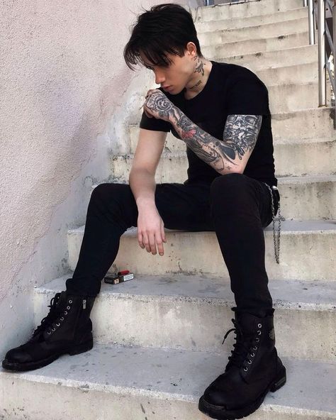 Cute Guy Outfits Aesthetic, Goth Boy Aesthetic, Goth Guy Aesthetic, Goth Boy Outfits, Cute Guy Outfits, Punk Outfits Men, Goth Outfits Men, Guy Outfits Aesthetic, Goth Fashion Men