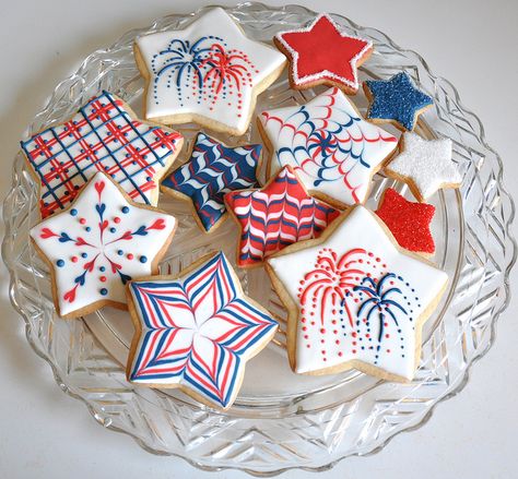 4th of July Cookies by Kelley Hart Custom Cookies Patriotic Cookies, 4th Of July Desserts, Summer Cookies, Sugar Cookie Designs, Star Cookies, Pretty Cookies, Fancy Cookies, Creative Cookies, Beautiful Cookies