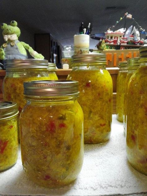 Canned Squash Recipes, Squash Relish Canning Recipe, Squash Relish Recipe, Squash Relish, Homemade Relish, Canning Squash, Zucchini Relish Recipes, Summer Canning, Zucchini Relish