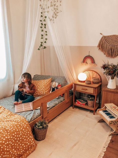 Earthy Toddler Room, Montessori Bedroom Design, Toddler Room Small Space, Toddler Bedroom Montessori, Toddler Montessori Room, Cozy Toddler Room, Cozy Toddler Bedroom, Montesorri Bedroom, Montessori Bedroom Toddler