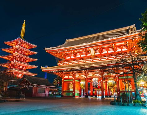 What to Pack for Japan? 19 Things You Haven’t Thought Of Japan Packing List, Tokyo Summer, Places In Japan, Beautiful Places In Japan, Sensoji Temple, Tokyo Japan Travel, Osaka Castle, Japanese Temple, Tokyo Travel