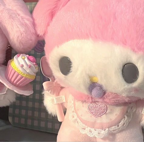 Melody Profile Picture, Mymelody Cake, My Melody Profile, Korean Hello, Melody Aesthetic, Hello Kitty Videos, Calico Critters Families, Cute Headers For Twitter, Desain Quilling