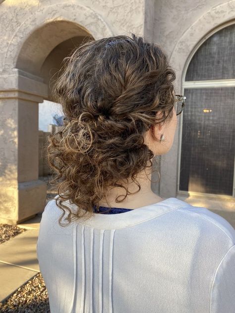 Low Bun With Curls, Date Night Updo, Beautiful Bun Hairstyles, Bun With Curls, Curly Bun Hairstyles, Low Bun Hairstyles, Curly Hair Photos, Hairdos For Curly Hair, Wavy Curly Hair