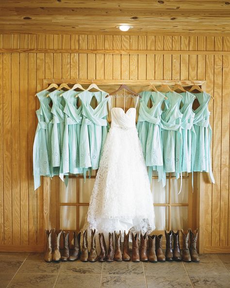 Country Wedding Pictures, Georgia Southern, Country Wedding Decorations, Country Wedding Dresses, Rustic Chic Wedding, Wedding Pics, Here Comes The Bride, Farm Wedding, Chic Wedding