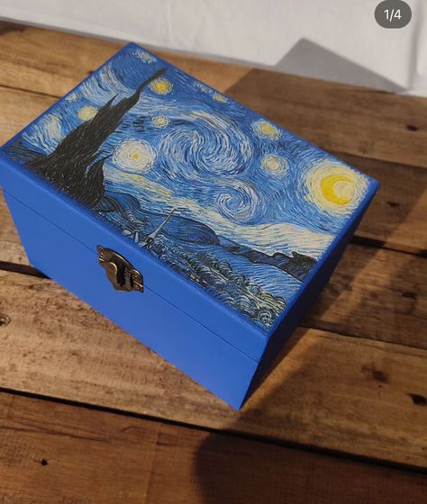 Paint On Box Ideas, Memory Box Painting Ideas, Painting Boxes Ideas, Memory Box Ideas Diy Paint, Hand Painted Wooden Box, Painted Wooden Boxes, Small Canvas Art, Painted Boxes, Small Canvas