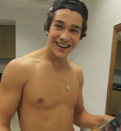 AUSTIN MAHONE / SINGER ! Austin Mahone 2014, Shirtless Guys, Harvey Kinkle, Tech Magazine, Urdu Language, I Love Justin Bieber, Austin Mahone, Love Justin Bieber, Male Photography