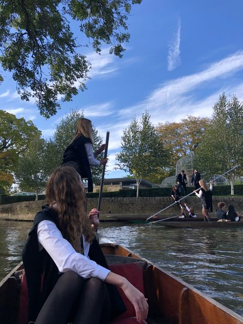 Cambridge Matriculation, Cambridge Student Aesthetic, Oxford Matriculation, Punting Oxford, Oxford Punting, Cambridge Motivation, Oxford University England, Cambridge Student, Uk College