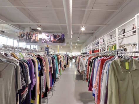 Second Hand Fashion Is Taking Over The World, From Thrift To Preloved Luxury Toronto Summer, Net Wallpaper, Reselling Clothes, Second Hand Fashion, Clothes Closet Organization, Hand Fashion, Summer Trip, Fashion Wallpaper, Diy Closet