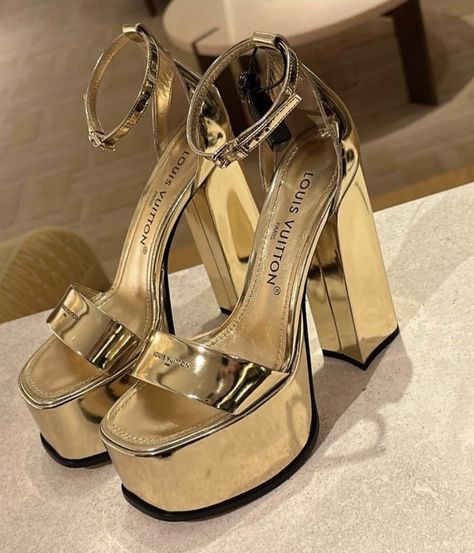 Gold Shoes Aesthetic, Designer Shoes Aesthetic, Gold Heels Aesthetic, Louis Vuitton High Heels, Stylish Shoes Heels, Luxury High Heels, Louis Vuitton Heels, Fancy Heels, Luxury Heels