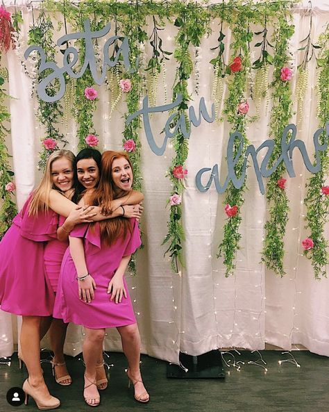 Recruitment Rooms Decorations, Formal Recruitment Themes, Spring Formal Themes, Recruitment Rooms, Sorority Recruitment Decorations, Recruitment Decorations, Sisterhood Round, Sorority Recruitment Themes, Sorority Decorations