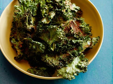 BBQ Kale Chips Recipe : Jeff Mauro : Food Network - FoodNetwork.com Cheesy Kale Chips, Kale Chips Recipe, Kale Crisps, Fried Kale, Chips Food, Kale Chip Recipes, Bbq Seasoning, Snacks To Make, Deep Frying